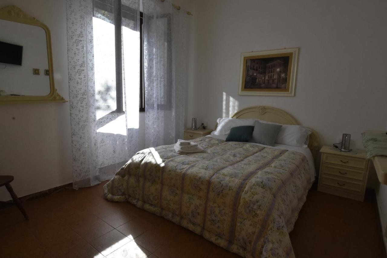 La Casa Di Nonno Apartment อีเกลเซียส ภายนอก รูปภาพ